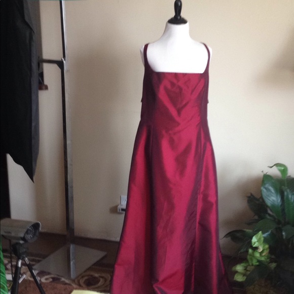 Dresses & Skirts - Maroon color Dress